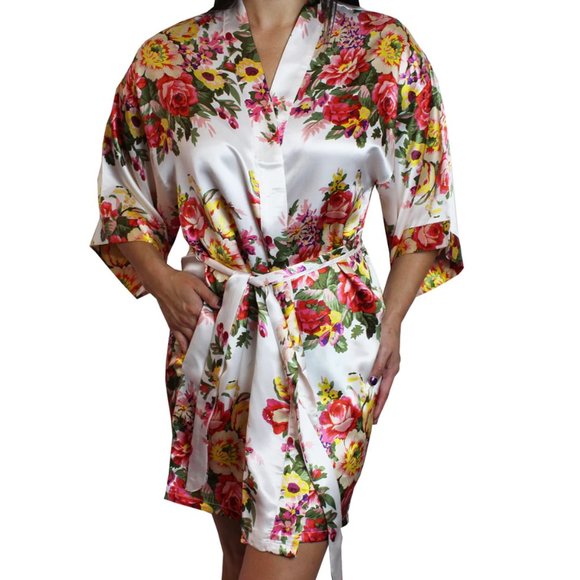 Women's Floral Kimono Satin Short Robe Size: M / L - Picture 1 of 12